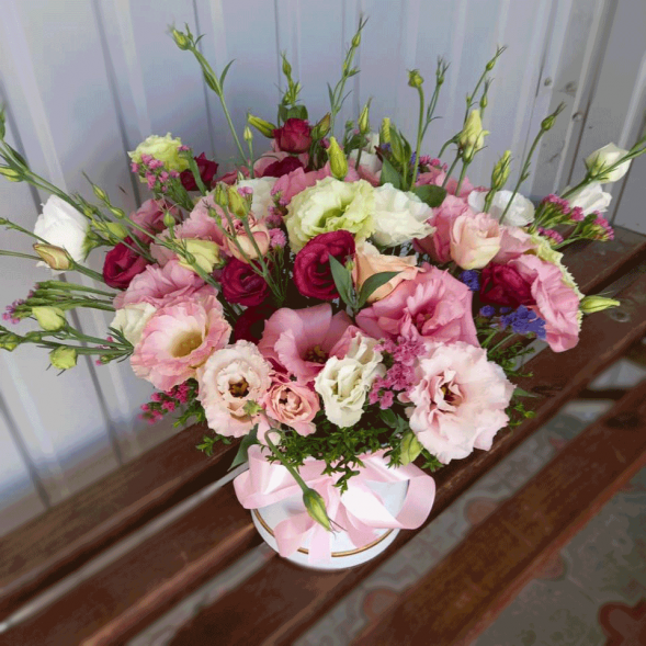 Эустом в шляпной коробке в Саках