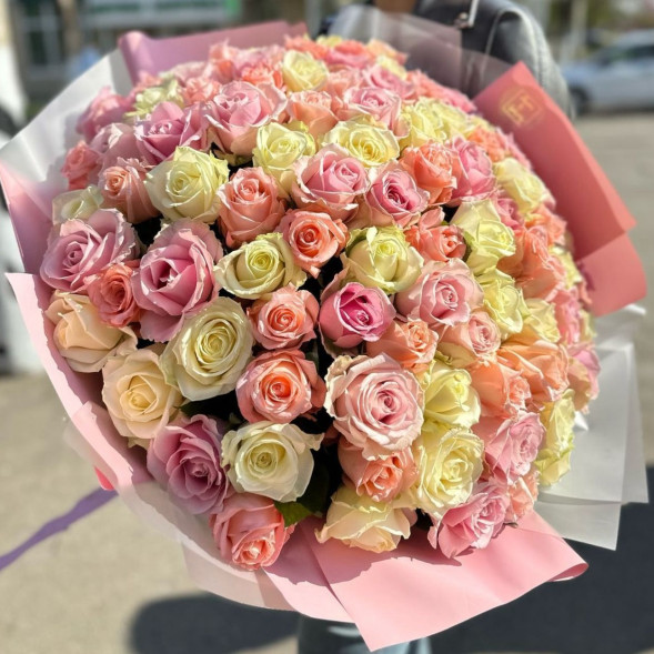 101 Роза радужный микс  в Саках