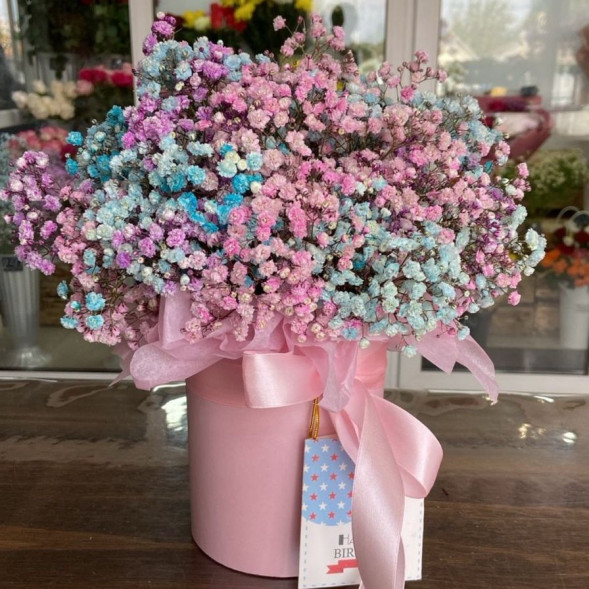 Гипсофила в розовой коробке  в Саках