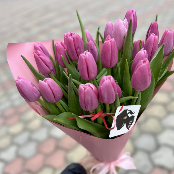 21 розовый тюльпан в Саках