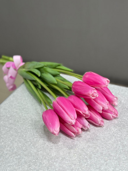 11 розовых тюльпанов в Саках