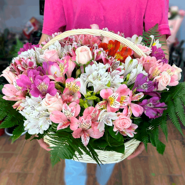 Композиция в корзине &quot;Весенний бриз&quot; в Саках
