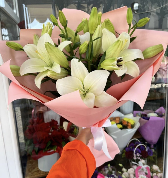 Букет из 3 лилий - Мелодия любви в Саках