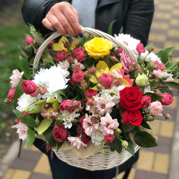 Композиция в корзине &quot;Искра счастья&quot; в Саках