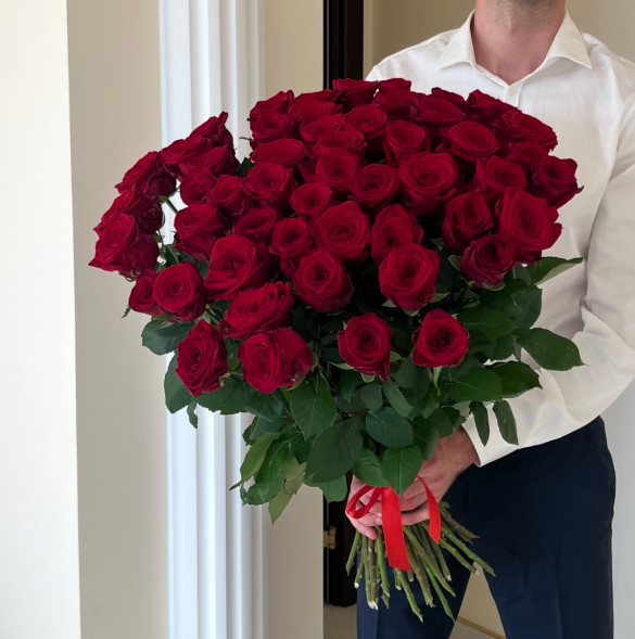 51 красная роза в Саках