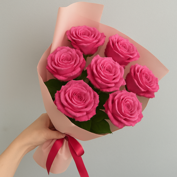 Стильный букет 7 розовых роз в Саках